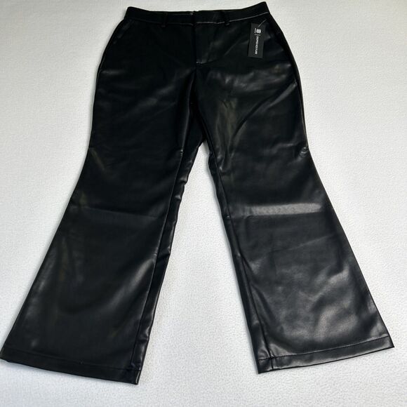 Bagatelle Women's Size M NWT Vegan Leather Cropped Flare Pants Black 81500 - Picture 2 of 8